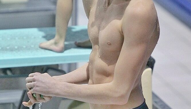 hot_boys_speedo_swim_02